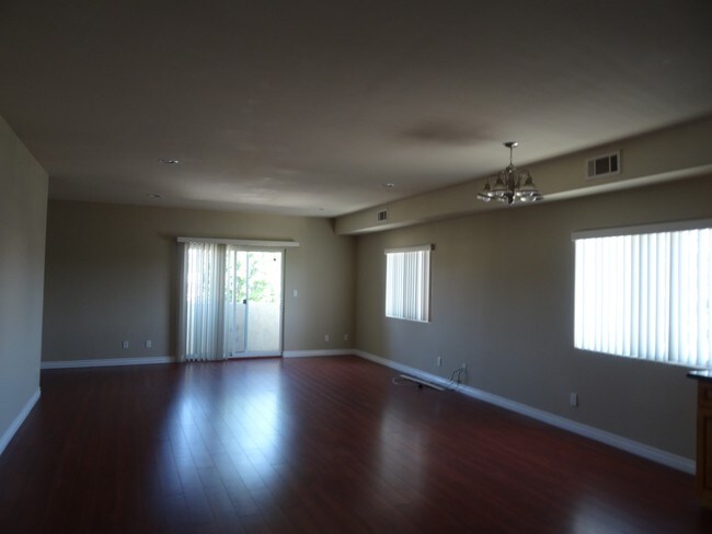 Building Photo - 5643 Tilden Ave