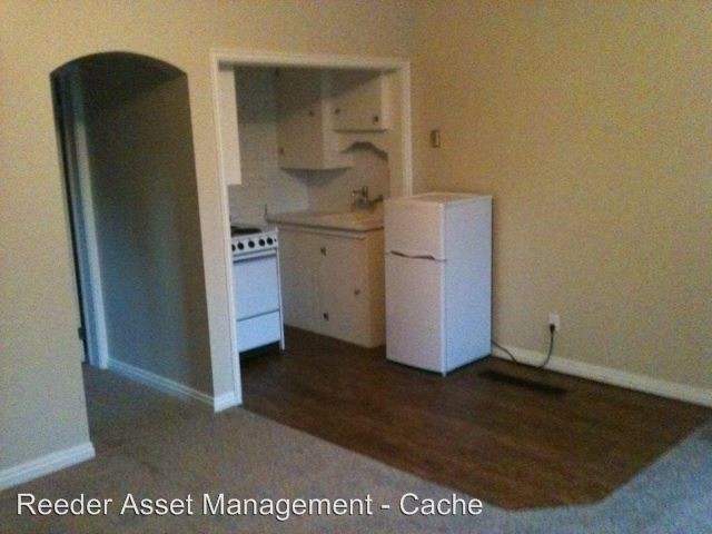 Building Photo - 61 E 300 N