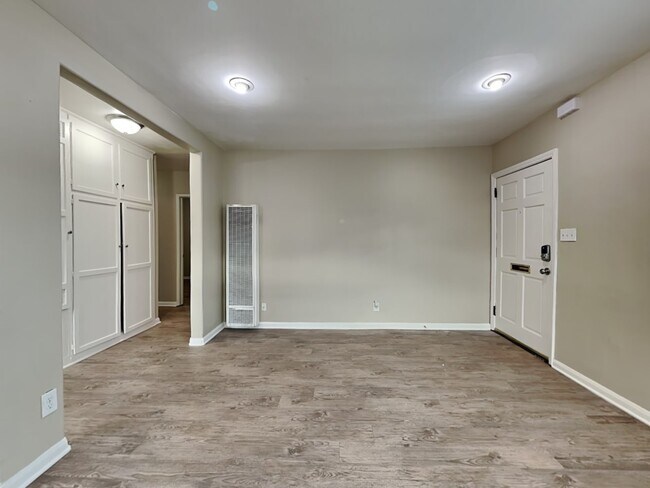 Building Photo - 15203 S McKinley Ave