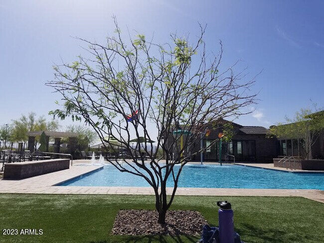 Foto del edificio - 2370 N 212th Dr