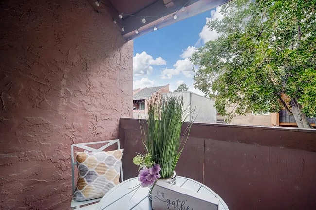 Foto del edificio - WOW!! Great Price and Great Location!