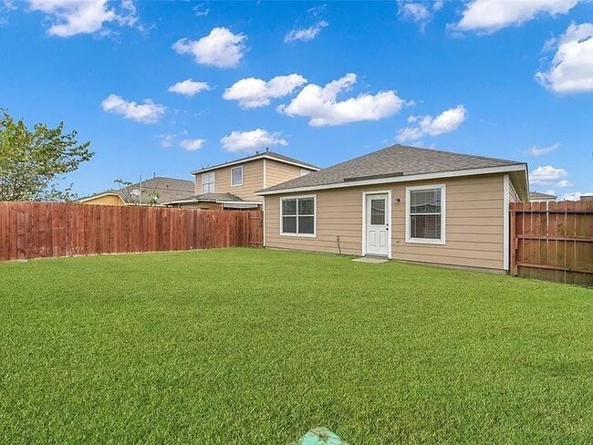 Building Photo - 731 Remwick Dr