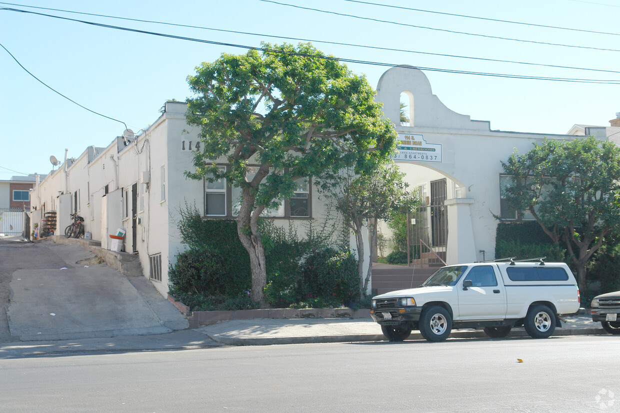 Building Photo - 114 S Bonnie Brae St