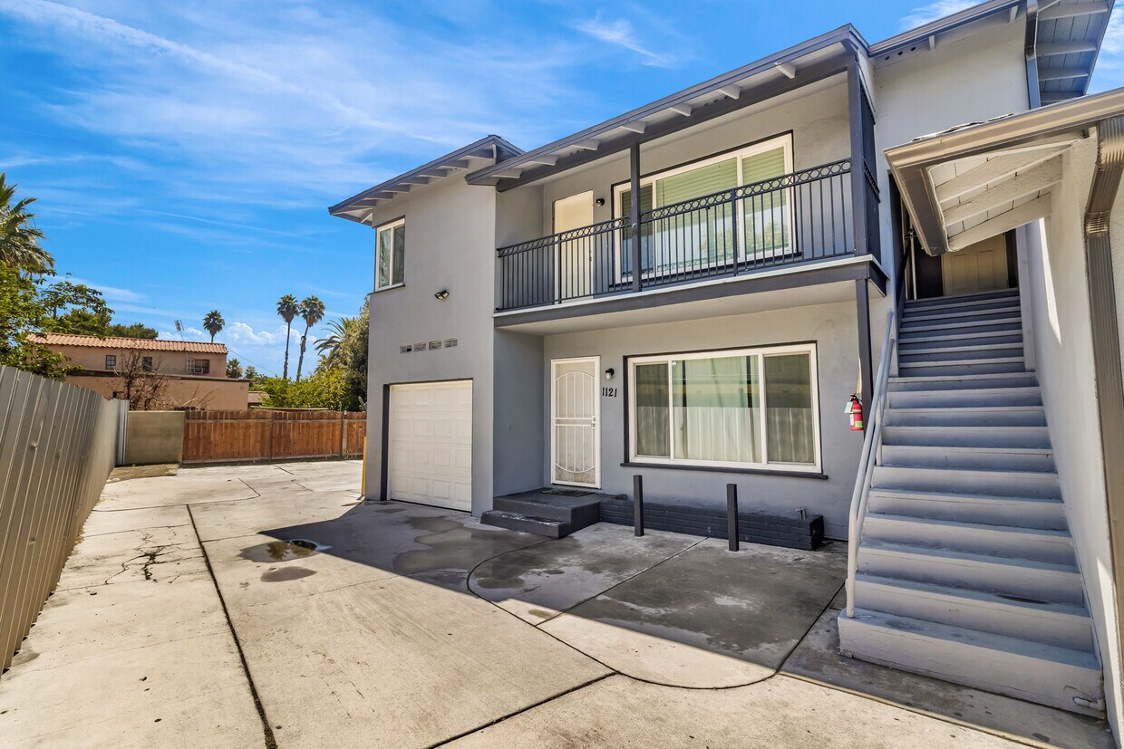 Foto principal - 1121 N Mayfield Ave