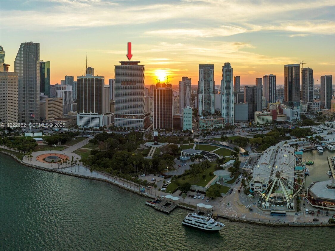 Primary Photo - 50 Biscayne Blvd