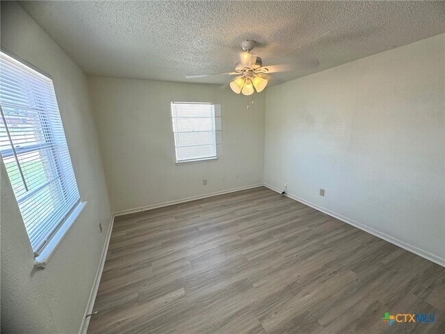 Foto del edificio - 604 Sunset Ln