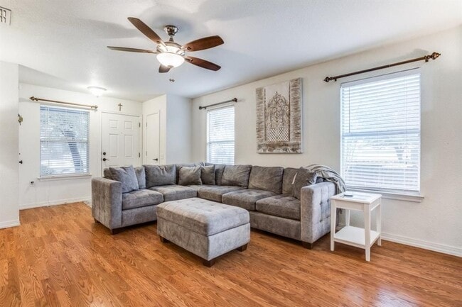 Building Photo - 3616 Sand Dunes Ave