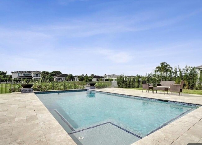 Foto del edificio - 6804 N Stillwater Shores Dr