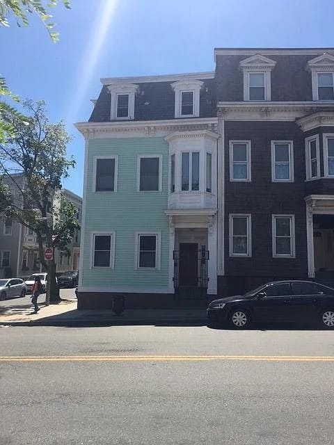 Building Photo - 172 Bunker Hill St