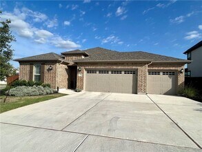 Building Photo - 2757 Bocelli Pl
