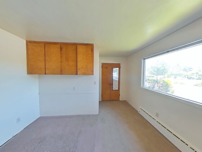 Building Photo - Duplex ~ Close to Campus ~ Cat Friendly