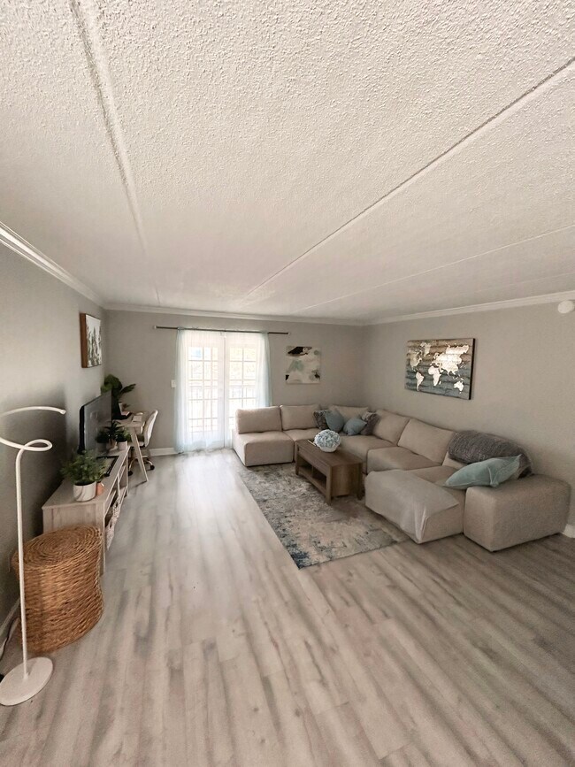 Foto del edificio - 5304 W Kennedy Blvd