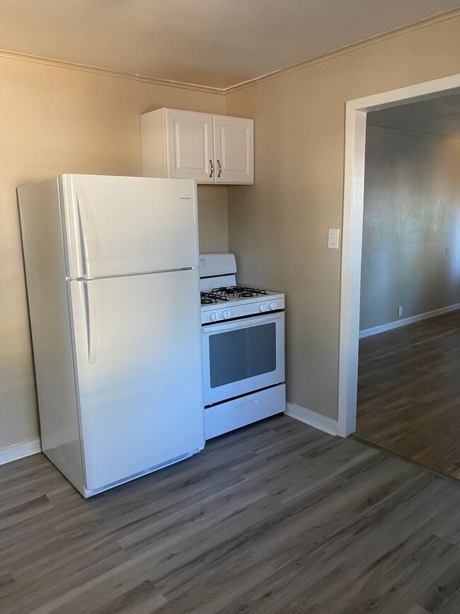 Foto del edificio - Remodeled- Private 2 Bed 1 Bath with Large...