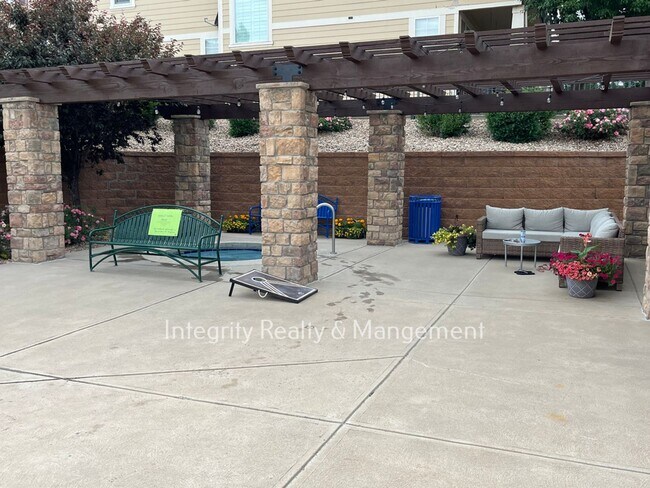 Building Photo - 1560 Olympia Cir