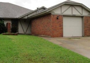 Building Photo - 1321 Pennington Ave