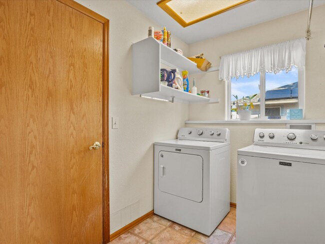 Building Photo - 418 Gold Rush Dr