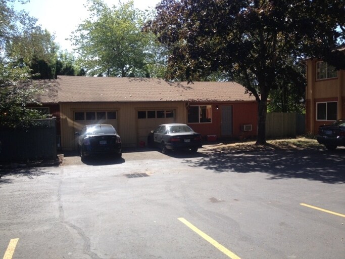 Primary Photo - Villaggio Condominiums