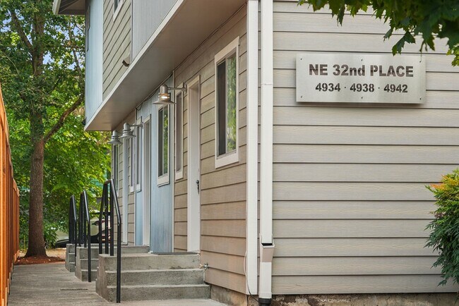Building Photo - 4934-4942 NE 32nd Place