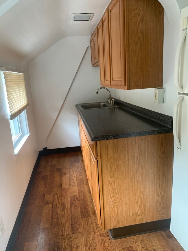 Kitchen - 1500 Creedmoor Ave