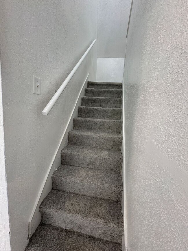 Building Photo - 3 Bed/1Bath House for Rent!