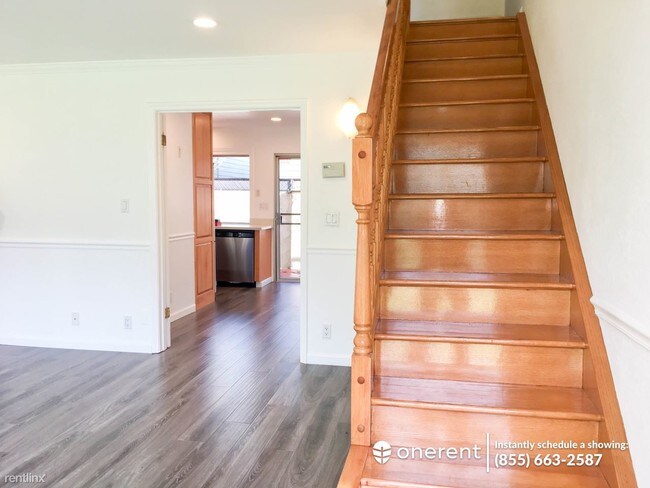 Building Photo - 3 br, 2.5 bath Townhome - 331 S Mary Ave
