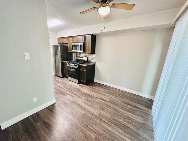 Building Photo - 1314 Southport Dr