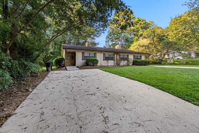 Building Photo - 129 Valleywood Rd