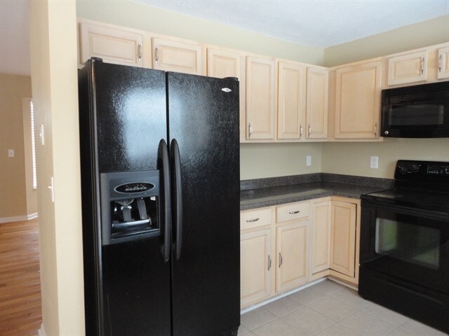 Foto del edificio - 2058 River Birch Dr