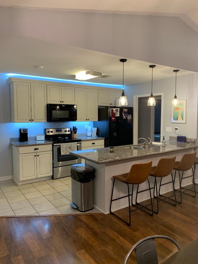 Building Photo - 133 Sea Pines Dr