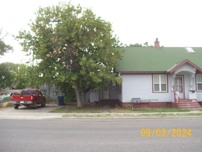 Building Photo - 219 E Callender St