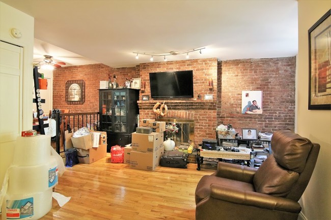 Building Photo - 53 W 84th St