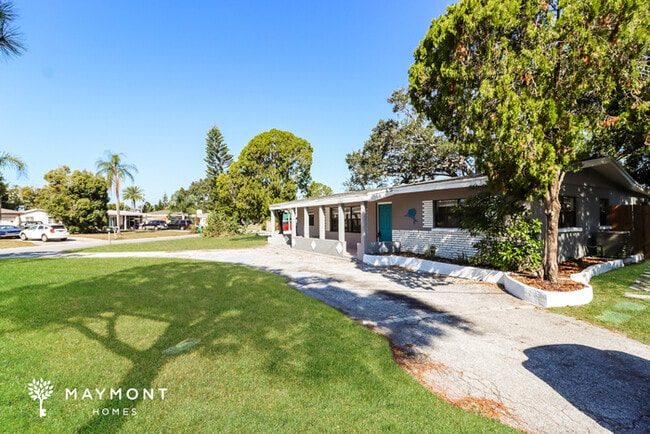 Foto del edificio - 12201 106th St