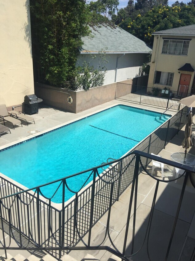 PISCINA - 1312 12th St