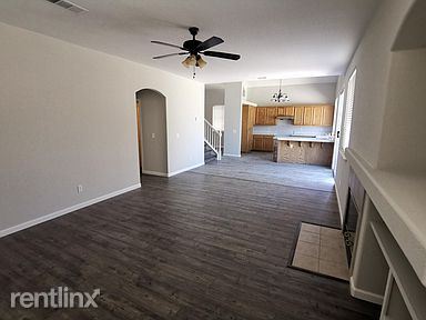 Building Photo - 4 br, 3.5 bath House - 1451 Diamond Oak Way