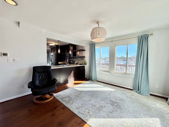 Foto del edificio - Stunning Virginia Beach Condo with Waterfr...