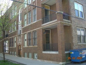 Building Photo - 4810 N Christiana Ave