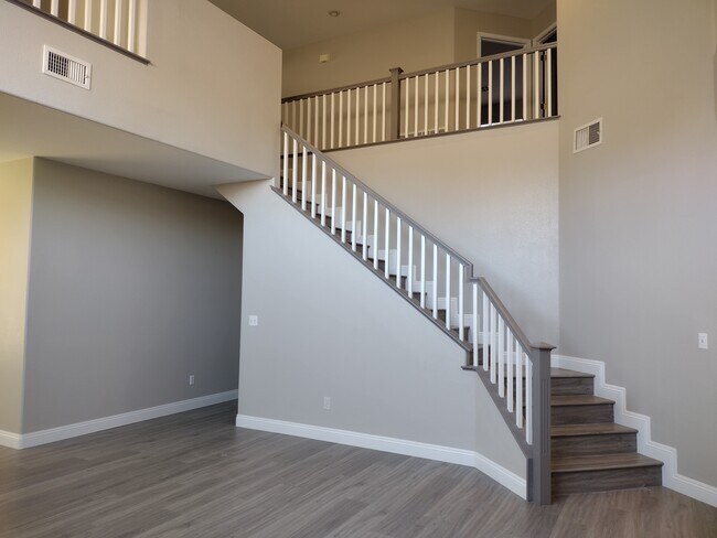Building Photo - 1324 Tempo St