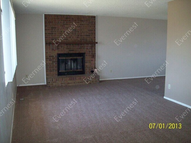 Foto del edificio - 7080 Sugar Creek Cir