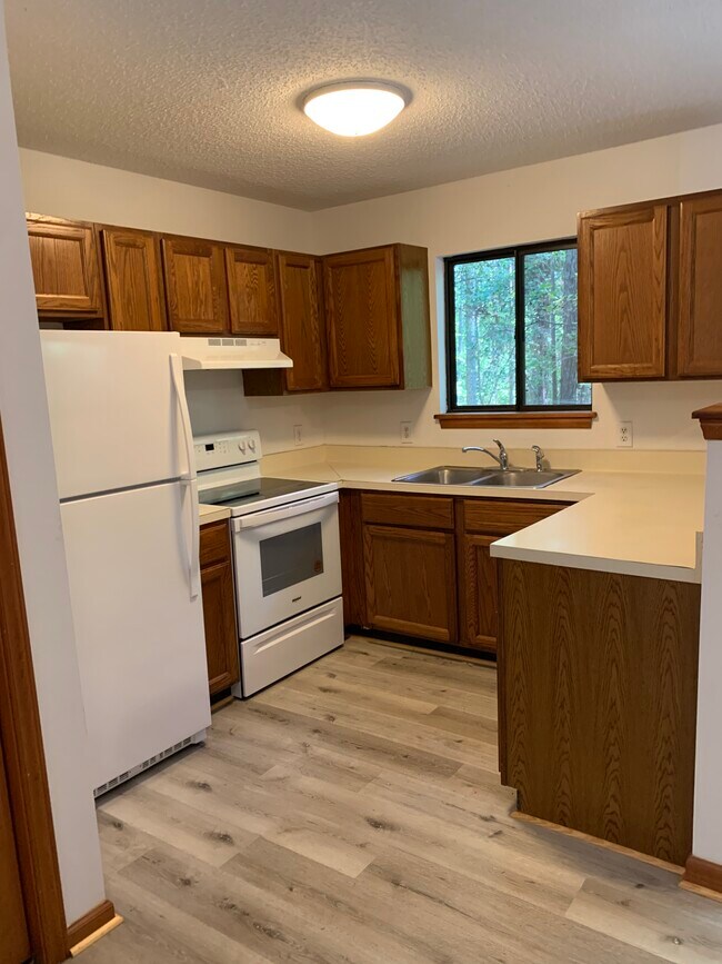 Building Photo - 1501 Toucan Dr