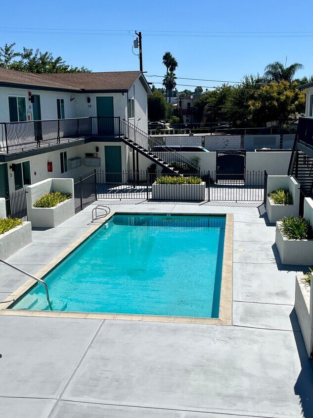 Foto principal - Recently Remodeled 2 Bed/1 Bath Escondido