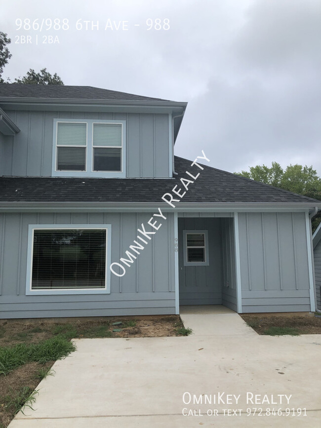 Building Photo - 986/988 6th Ave-988