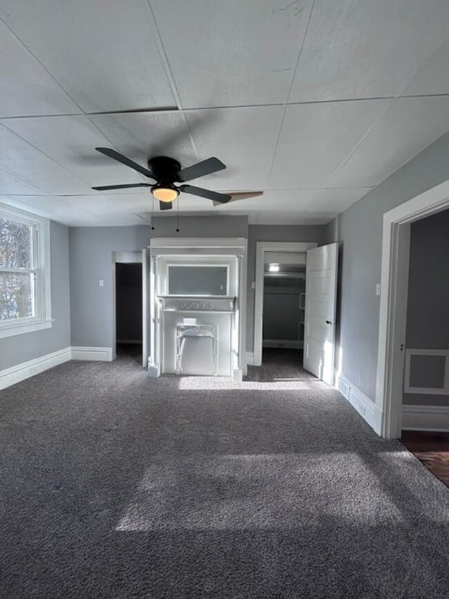 Building Photo - wat195