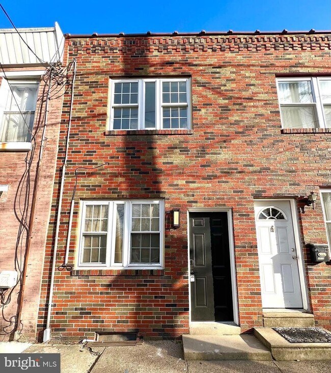 Building Photo - 3217 Almond St