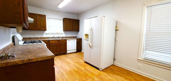 Foto del edificio - BRICK HOUSE!!! 3-bedroom, 1-bath, Close to...