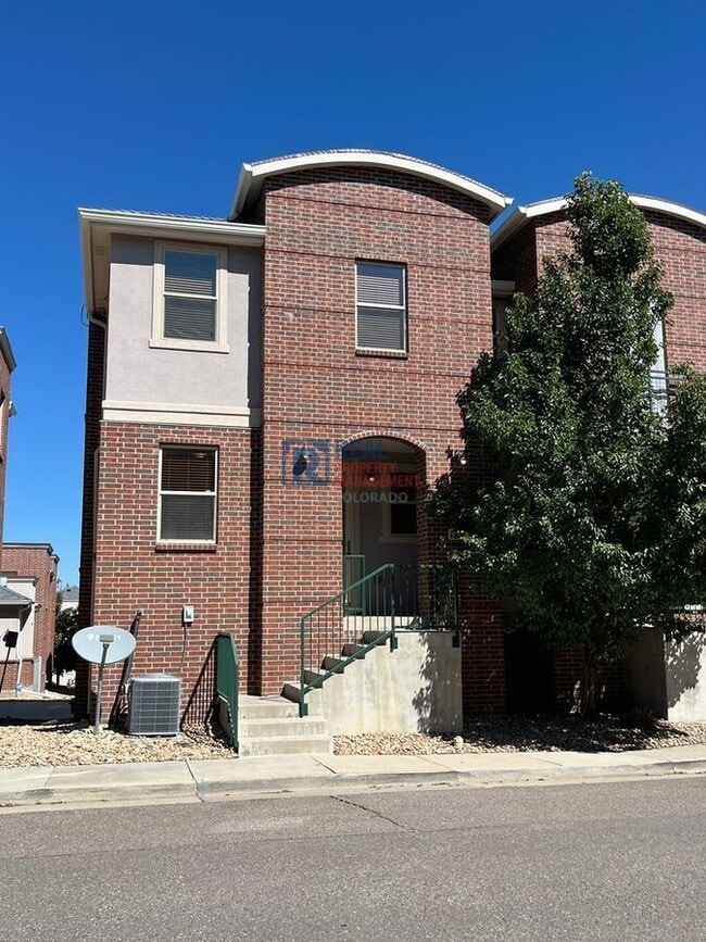 Building Photo - 13583 E Longview Ave