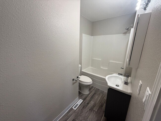 Foto del edificio - Newly Remodeled! Dog friendly!