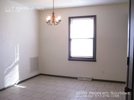 Building Photo - 117 Green Acres Dr