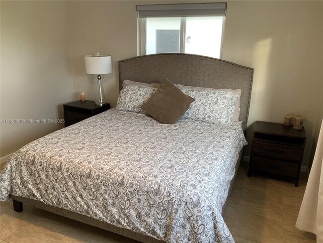 Foto del edificio - 609 S Crescent Dr