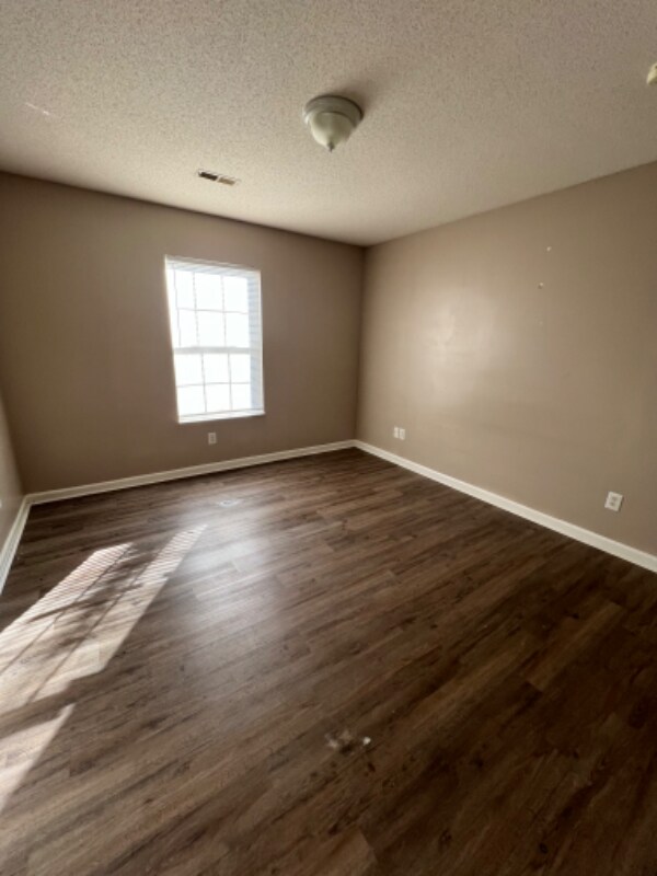 Foto del edificio - 317 Caswell St
