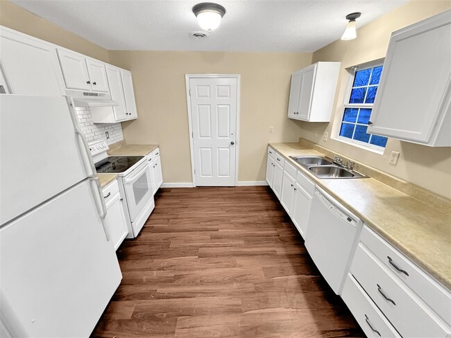 Foto del edificio - 403 E 7th St